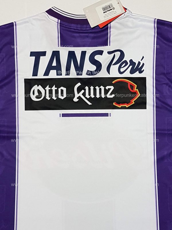2001 – Camiseta Morada Alianza Lima Centenario 1901 – 2001 - Imagen 5