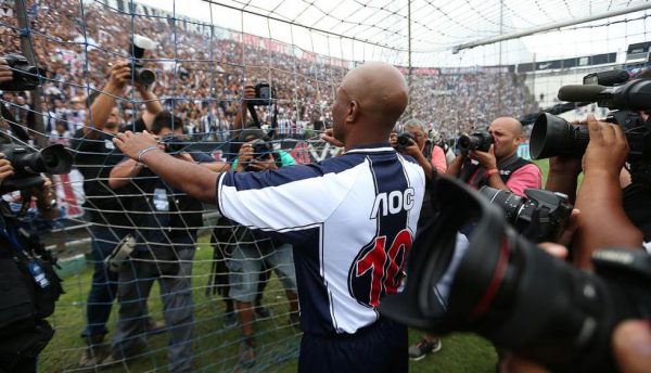 2015 - Camiseta Alianza Lima Reencventro Waldir Saenz Cruzada - Imagen 2