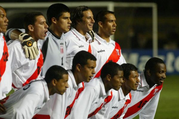2006 - Camiseta Selección Peruana Eliminatorias Alemania 2006 - Imagen 10