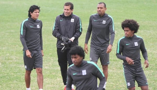2016 - Alianza Lima Entrenamiento Pantalón 3/4 "Chavito" - Imagen 2