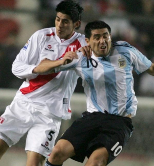 2010 - Camiseta Selección Peruana Eliminatorias Sudáfrica 2010 - Imagen 6