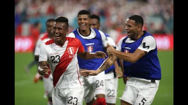 2018 – Camiseta Selección Peruana Oficial Partidos Amistosos - Imagen 11