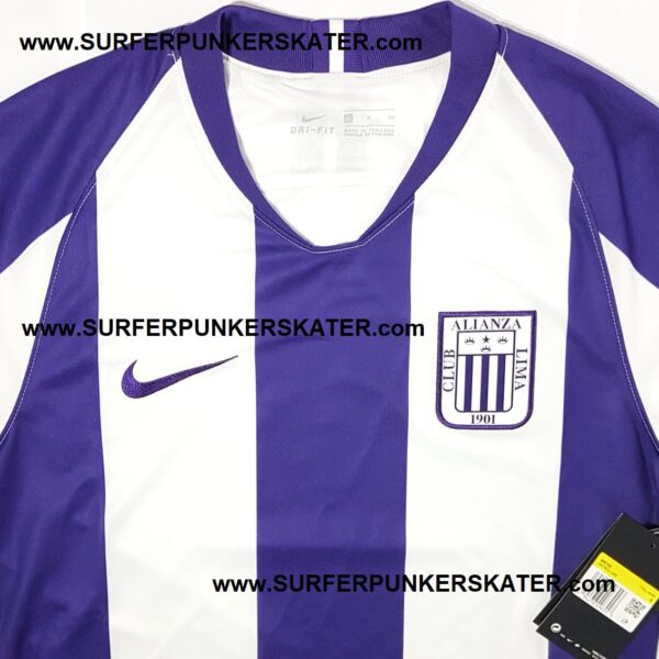 2020 – Camiseta Oficial Alianza Lima Morada Sin Sponsor - Imagen 5