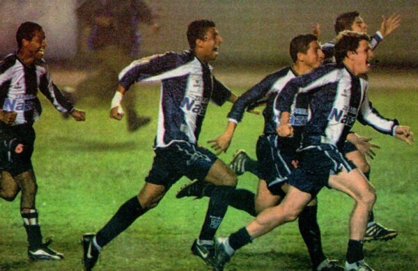 2002 - Camiseta Alianza Lima Oficial Copa Sudamericana - Imagen 7