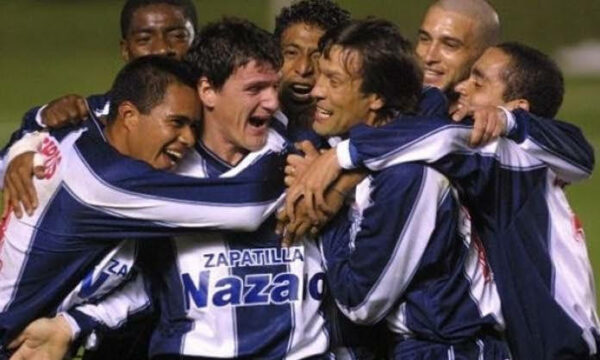 2002 - Camiseta Alianza Lima Oficial Copa Sudamericana - Imagen 6