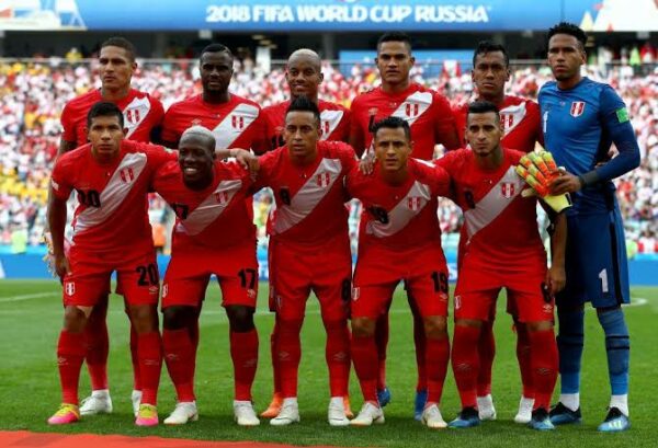 2018 – Camiseta Selección Peruana Alterna Mundial Rusia 2018 - Imagen 2