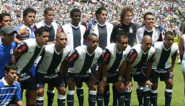 2011 - Camiseta Alianza Lima Oficial - Imagen 3
