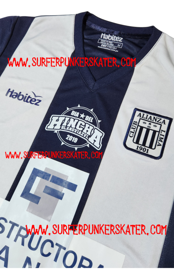 2019 - Camiseta Alianza Lima Día del Hincha Blanquiazul Pucallpa - Imagen 5